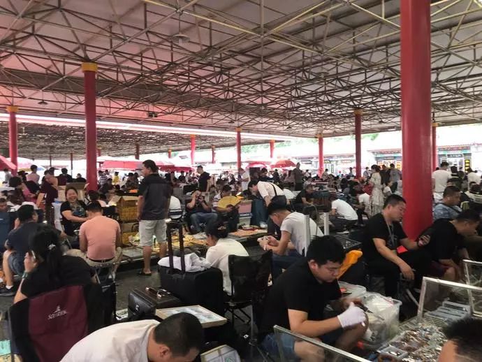 艺术品拍卖骗局_厦门心和艺术拍卖有限公司_艺术瓷厂美研室拍卖