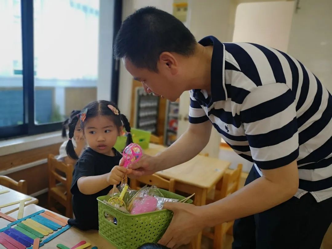 小班防拐防骗黑板报_小班防拐防骗安全教育_幼儿园防拐防骗教案小班
