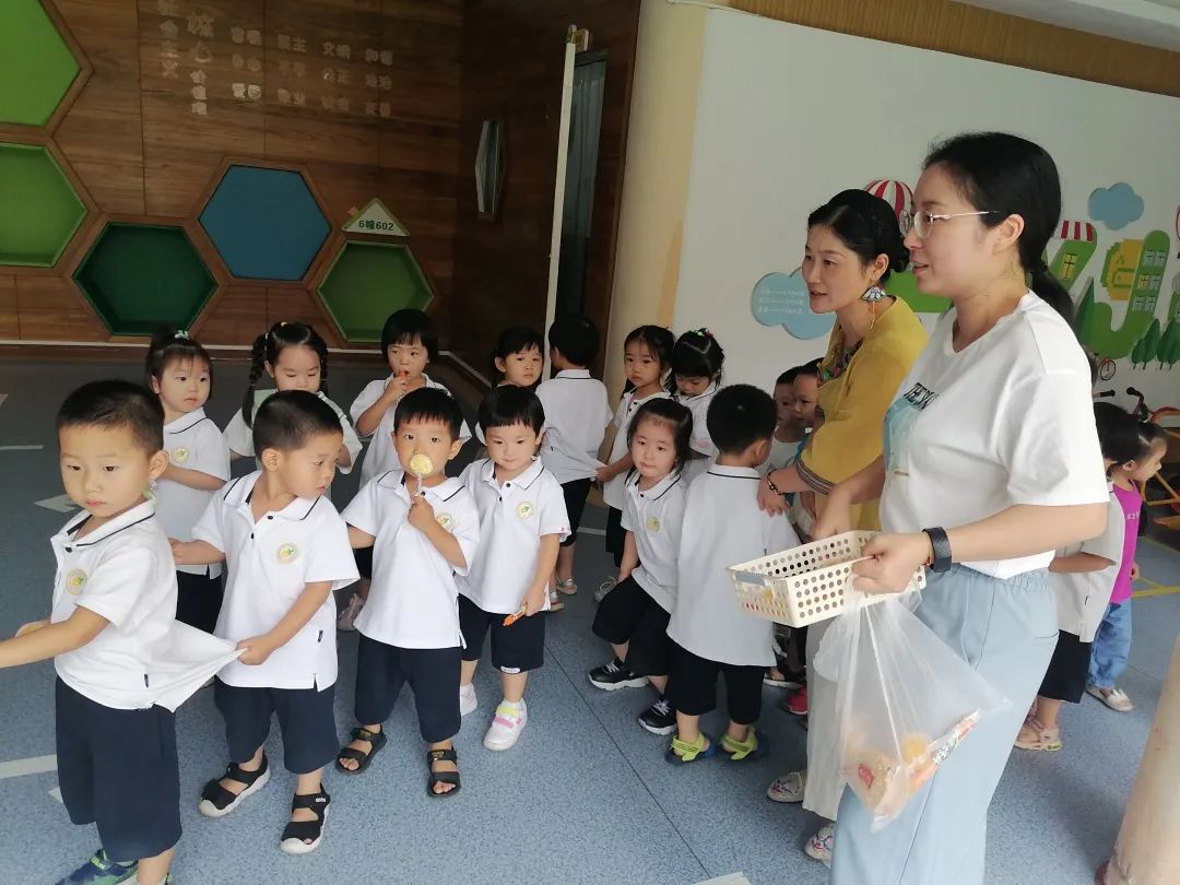 幼儿园防拐防骗教案小班_小班防拐防骗安全教育_小班防拐防骗黑板报