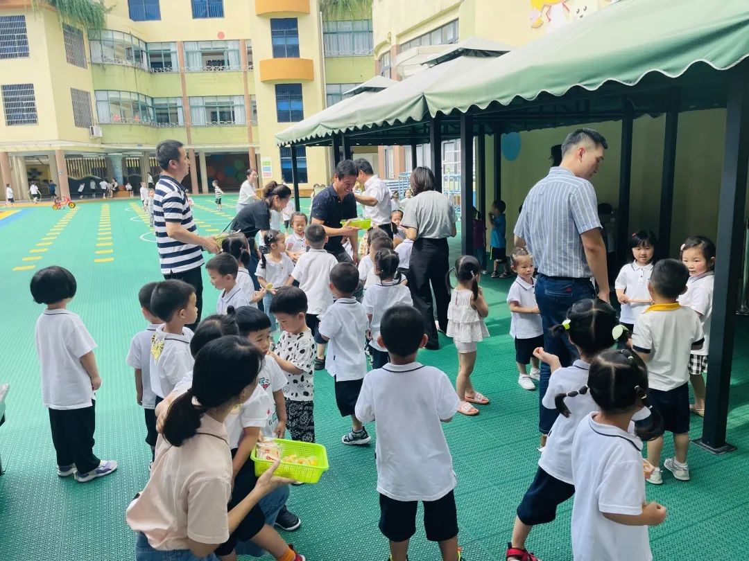 小班防拐防骗黑板报_幼儿园防拐防骗教案小班_小班防拐防骗安全教育