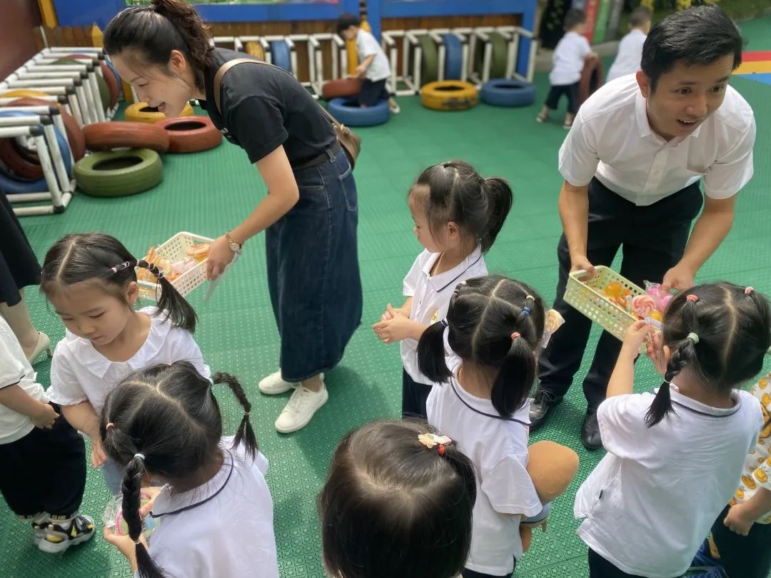 小班防拐防骗安全教育_小班防拐防骗黑板报_幼儿园防拐防骗教案小班