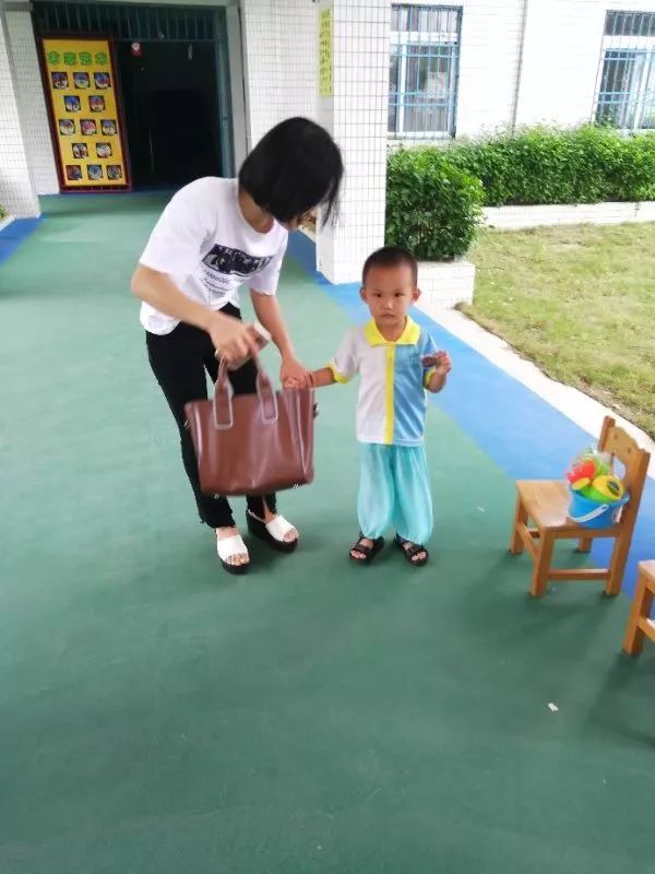 小班防拐防骗活动总结_小班防拐防骗安全教育_防拐防骗教育ppt