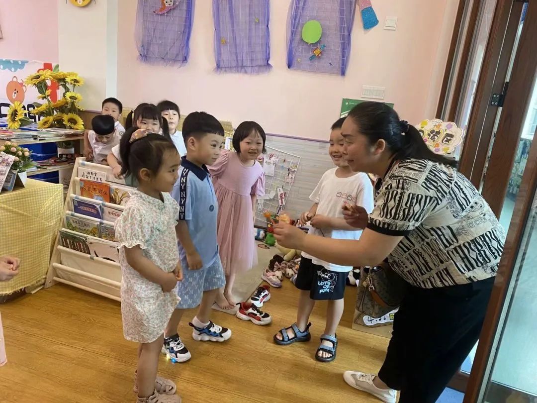小班安全活动防拐骗_小班防拐防骗安全教育_小班安全教育《防拐骗》教案