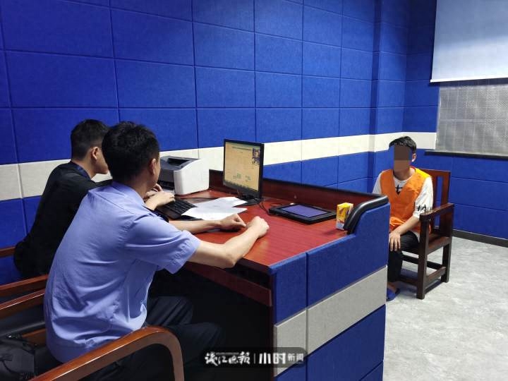 卡骗局复制银行卡号_银行卡复制卡骗局_卡骗局复制银行卡安全吗